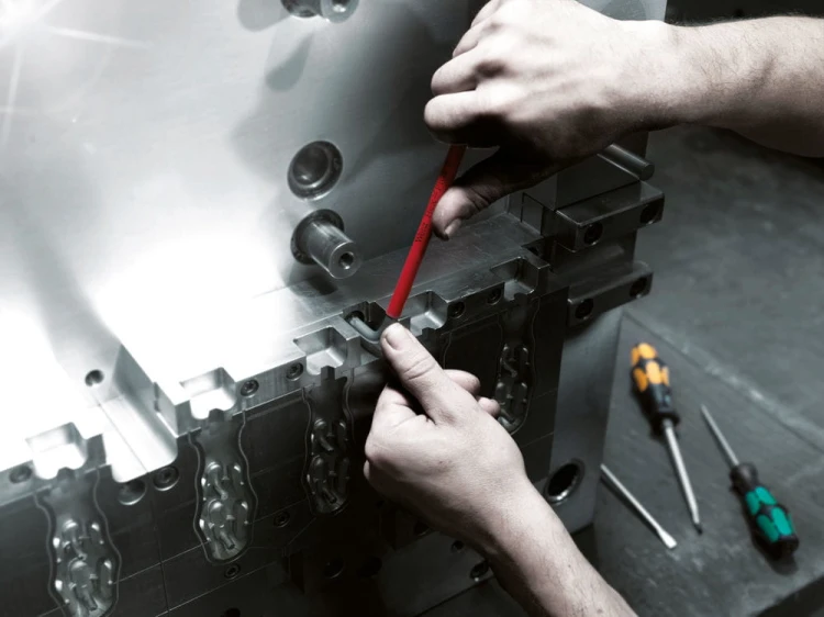 Klucz imbusowy trzpieniowy długi z kulką, metryczny 950 SPKL Multicolor Wera  - w użyciu 4