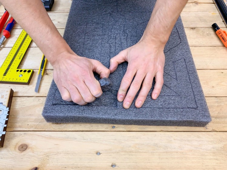 Pianka do wózków i szuflad narzędziowych 580x480 mm grafitowa LeanFoam - wycinanie kształtek 1