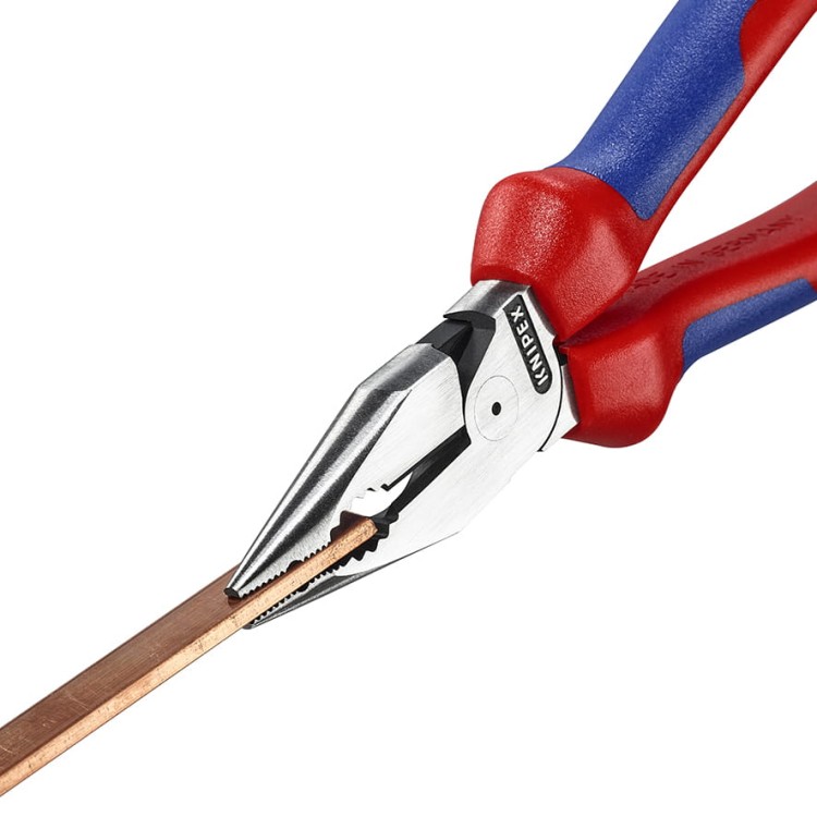 Szczypce (kombinerki) wielofunkcyjne  uniwersalne  ze szpiczastymi szczękami  08 25 185 Knipex - w użyciu 1