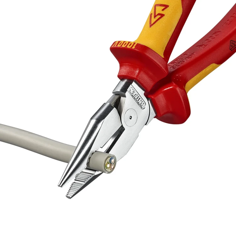 Szczypce (kombinerki) wielofunkcyjne uniwersalne ze szpiczastymi szczękami 08 26 185 Knipex - w użyciu 5
