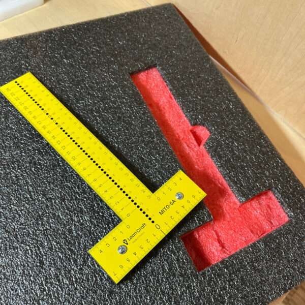 Pianka grafitowo-czerwona 580x480x40 mm do szuflad i wózków -wycięte kształtki i ułożenie narzędzi na piance