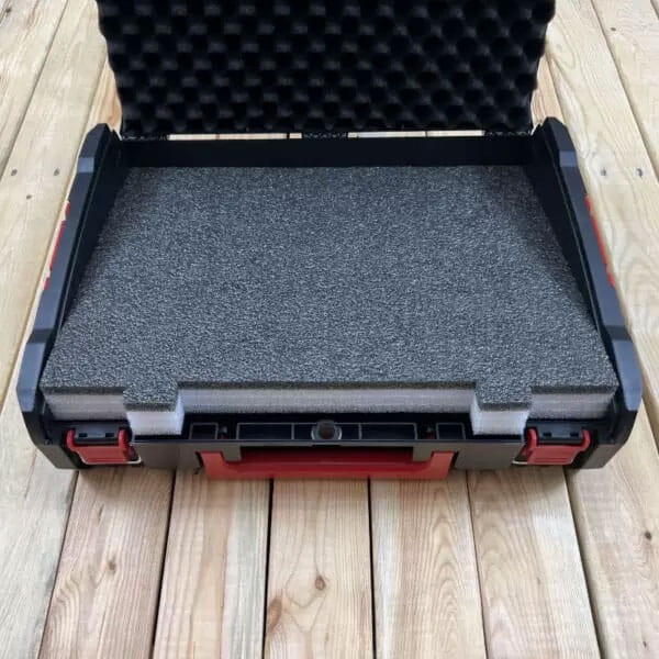 Pianka do walizki narzędziowej Milwaukee HD (Heavy Duty) LeanFoam -  ułożenie białej pianki