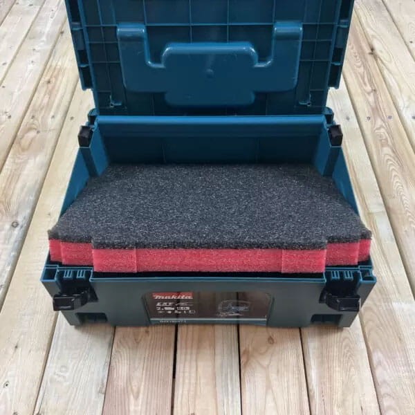 Pianka do walizki narzędziowej Makita Makpack LeanFoam - wyłożenie walizki czerwoną pianką
