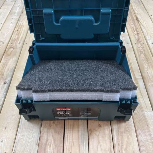 Pianka do walizki narzędziowej Makita Makpack LeanFoam - wyłożenie walizki białą pianką