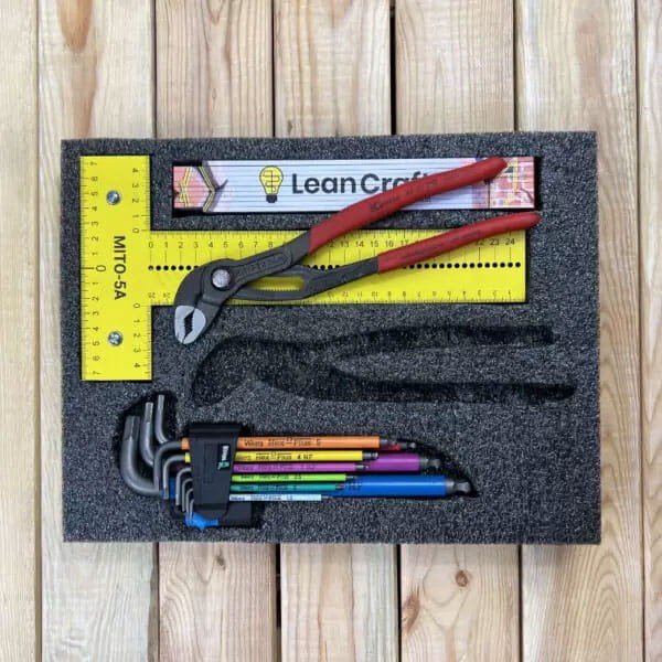 Pianka do walizki narzędziowej Milwaukee Packout LeanFoam - przykładowe ułożenie narzdzi w grafitowej piance