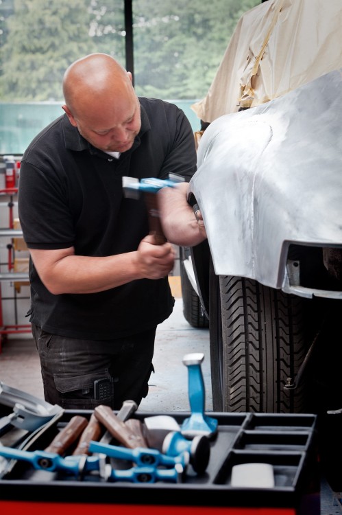 Młotek blacharski dwustronny Picard 252/22 K - podczas pracy 3