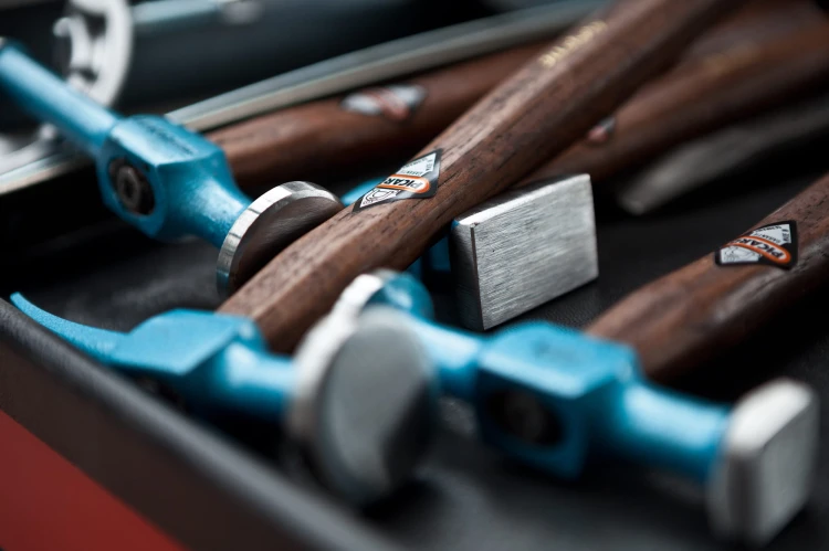 Młotek blacharski ze szpicem Picard 252/51  - zdjęcia użytkowe