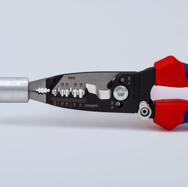 Wielofunkcyjne szczypce dla elektryków model amerykański WireStripper Knipex 13 72 8 - zastosowanie 4