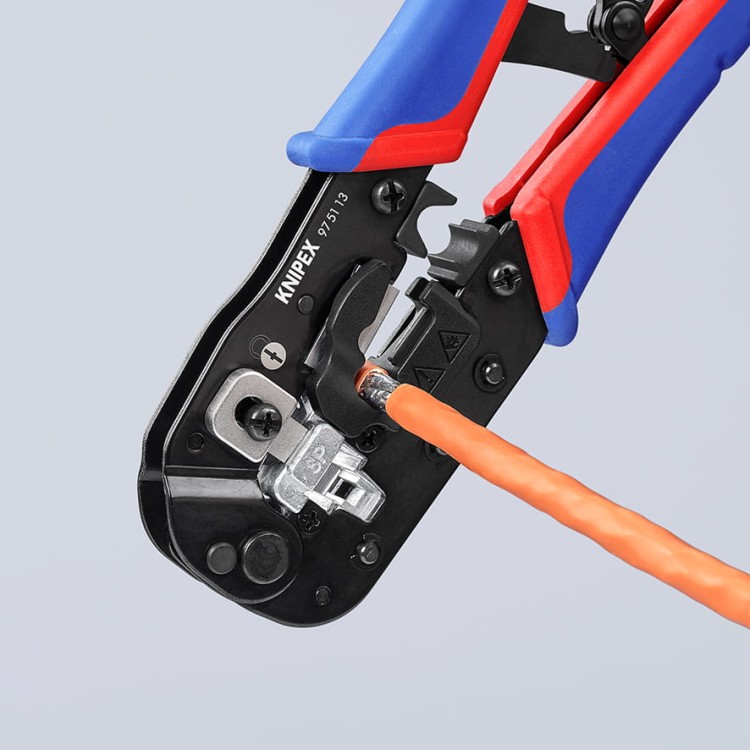Szczypce do zaciskania wtyczek typu Western RJ45 97 51 13 Knipex - w użyciu 8