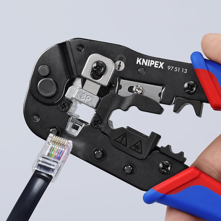Szczypce do zaciskania wtyczek typu Western RJ45 97 51 13 Knipex - w użyciu 12