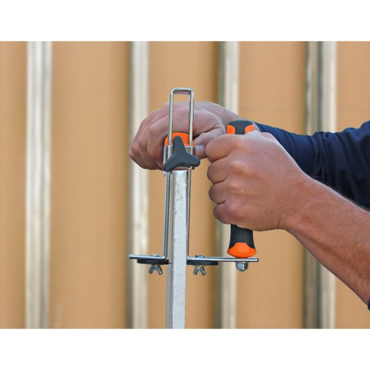 Narzędzie do obustronnego cięcia płyt gipsowo-kartonowych Place & Roll Edma - podczas pracy