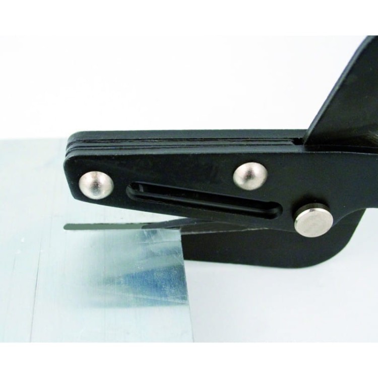 Nożyce wycinakowe do blachy Edma - w użyciu