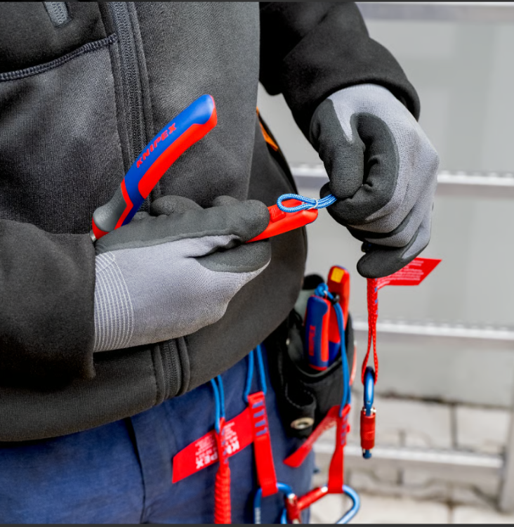 Zestaw klipsów 00 63 06 TCR Knipex - w użyciu