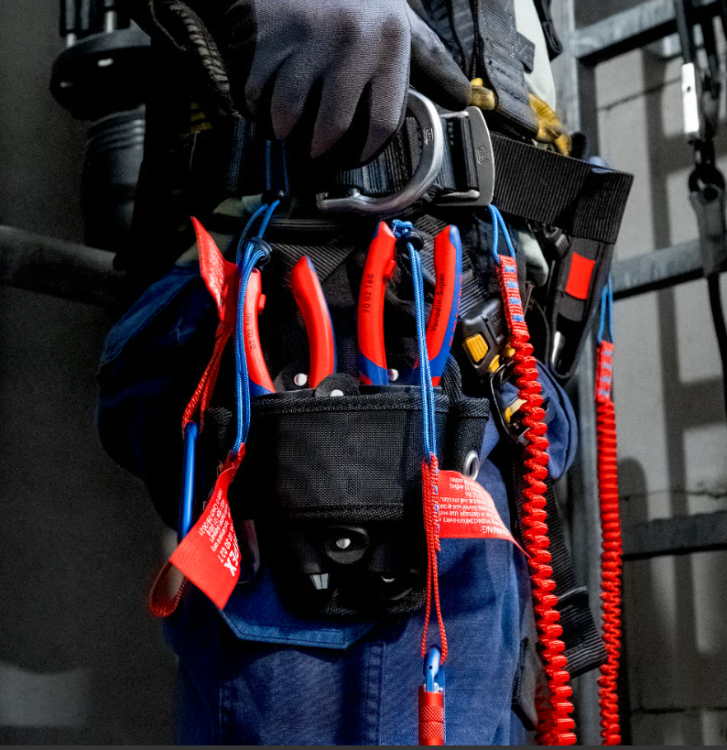Zestaw klipsów 00 63 06 TCR Knipex - w użycou 2