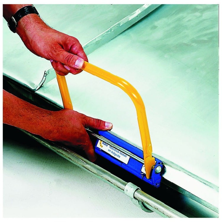 Przyrząd do zagniatania okapów 250 mm Edma 135955  - w  użyciu