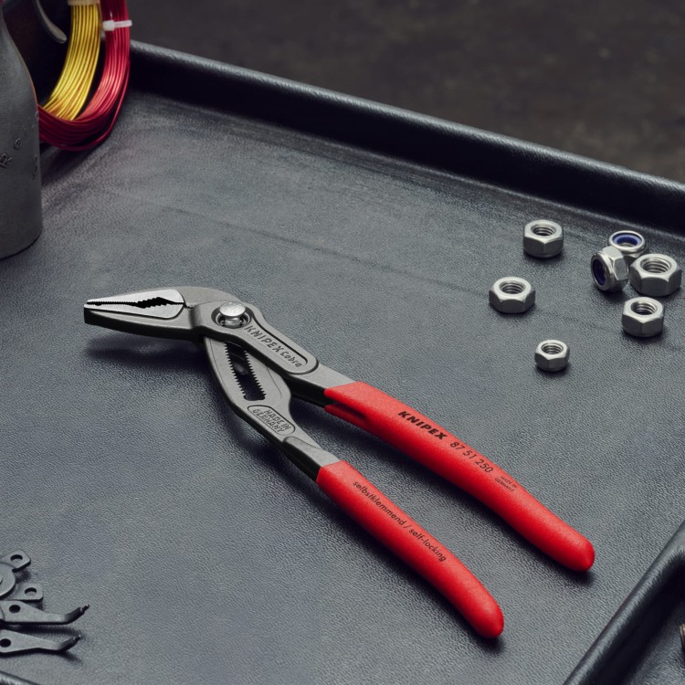 Szczypce nastawne z wydłużoną szczęką "Cobra ES" do rur, rękojeści PCW Knipex 87 51 - zdjęciae użytkowe
