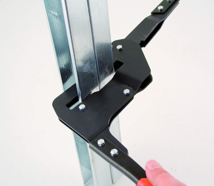 Zaciskarka do profili podwójnych CRIMP Duo Back Edma 160455 - w użyciu