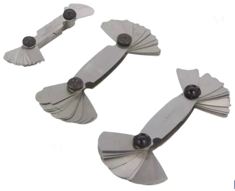 Zestaw promieniomierzy 1.0-25.0 mm w drewnianej kasecie 467.150 Scala