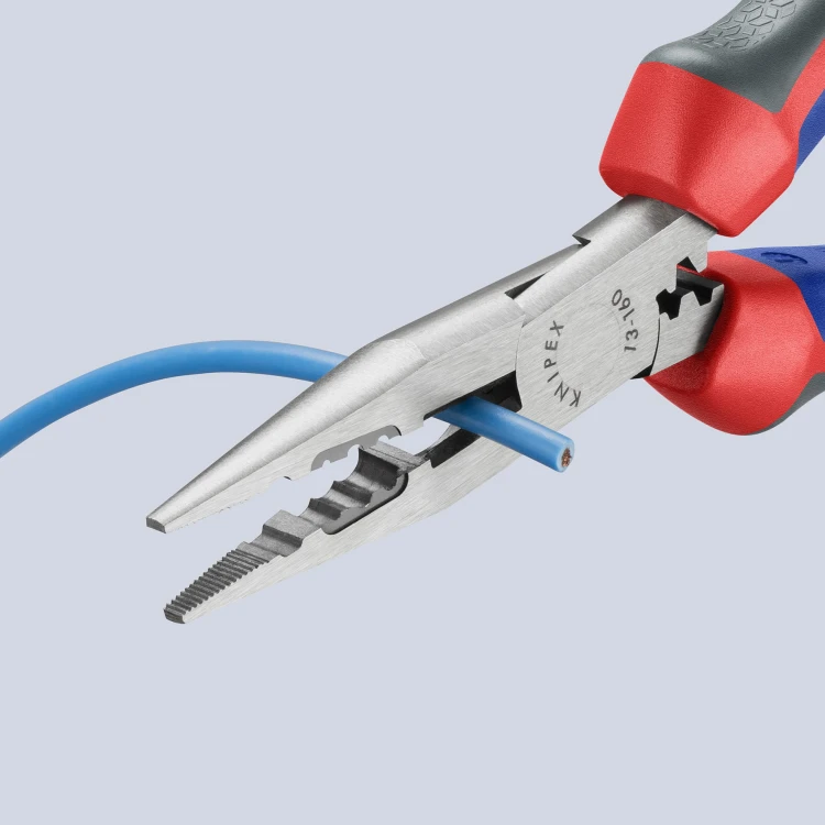 Szczypce wydłużone dla elektryków "4 w 1", rękojeści dwukomponentowe Knipex 13 02 160 - podczas pracy 2