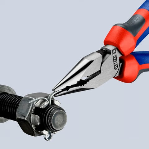 Szczypce uniwersalne (kombinerki) z ostro zakończonymi szczękami, dwukomponentowe Knipex 08 22 145 - w użyciu 3