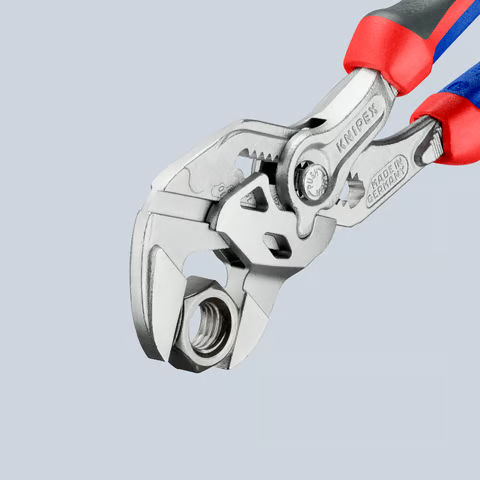 Szczypce-klucz nastawne do śrub i nakrętek, rękojeści dwukomponentowe Knipex 86 05 - w użyciu 4