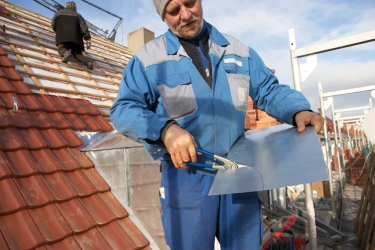 Nożyce uniwersalne do blachy "ideal" w zestawie Erdi DSET-SF3 - w użuciu