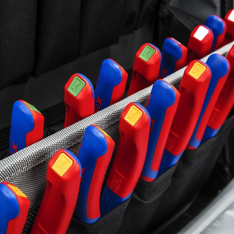 Klipsy oznaczeniowe pmarańczowe ColorCode Clips Knipex - w użyciu 1