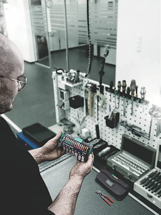 Zestaw narzędzi Tool-Check Combi 1, 40 części Wera - w użyciu
