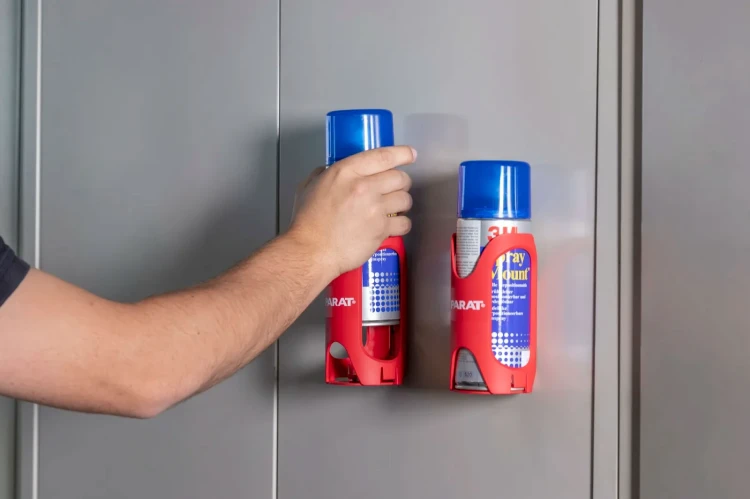 Uchwyt magnetyczny na puszki natryskowe PARA-X Magnetic Can Holder Parat 802.010-996 - w użyciu 5