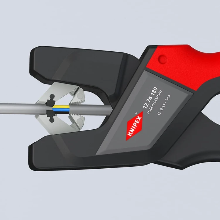 Ściągacz izolacji od 4,4 do 7,5 mm samonastawny 175 mm Knipex 12 74 180- w użyciu 5