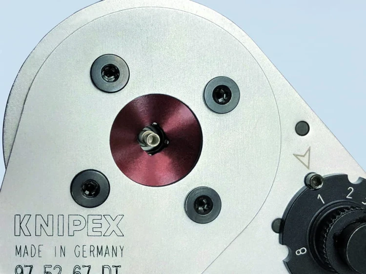 Szczypce do zagniatania 4 ­punktowego do złączy DEUTSCH Knipex 1/7 97 52 67 DT - 10