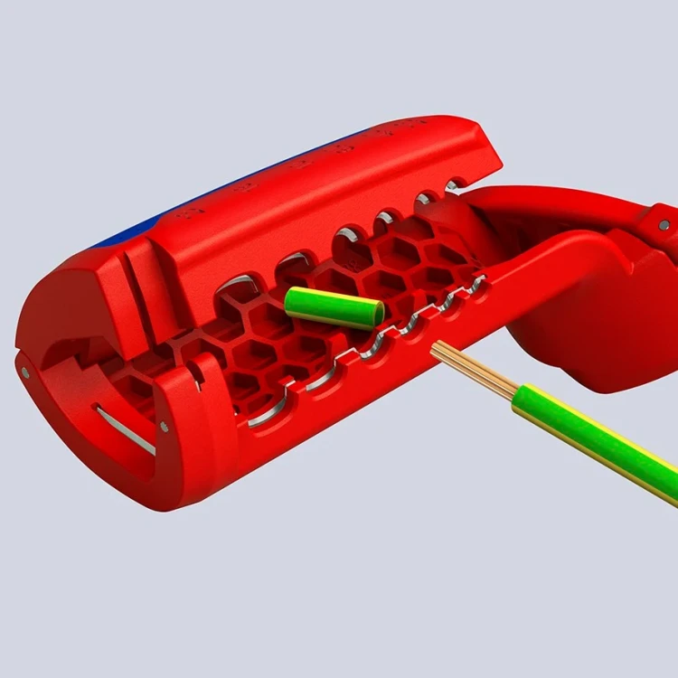 Ściągacz izolacji zewnętrznej z przewodów okrągłych śr. 12–28 mm ErgoStrip XL Knipex 16 95 11 - w użyciu 19
