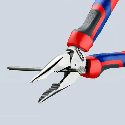 Szczypce (kombinerki) wielofunkcyjne uniwersalne ze szpiczastymi szczękami rękojeści Comfort 08 22 185 Knipex - w użyciu 3