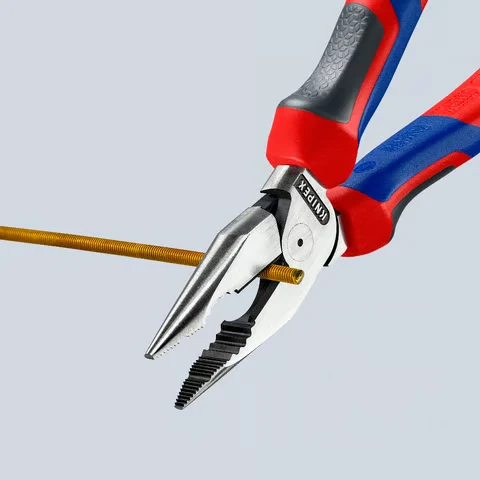 Szczypce (kombinerki) wielofunkcyjne uniwersalne ze szpiczastymi szczękami rękojeści Comfort 08 22 185 Knipex - w użyciu 7